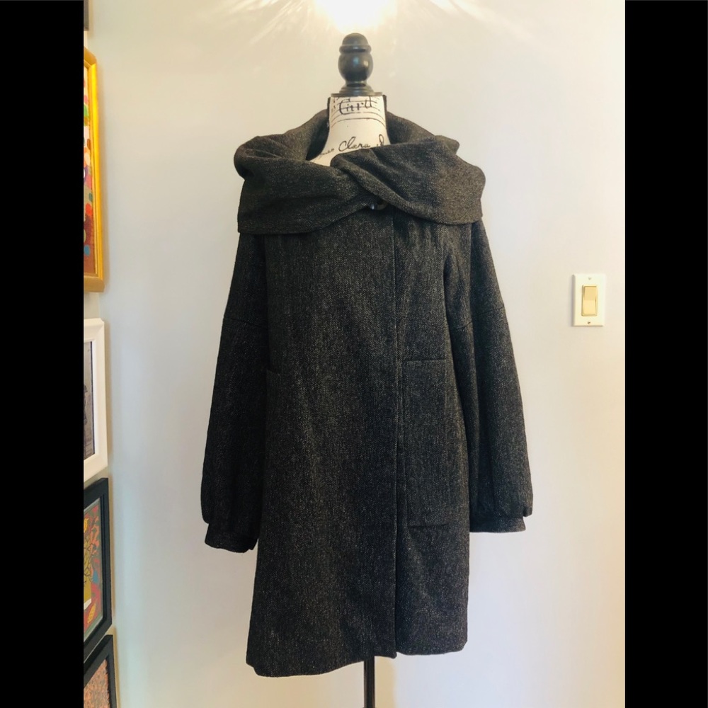 Gorgeous Zara Black & White Winter Coat w/hood